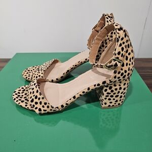 Top Moda Size 6 Cheetah Leopard Print Block Heel Ankle Strap Sandals NWOB